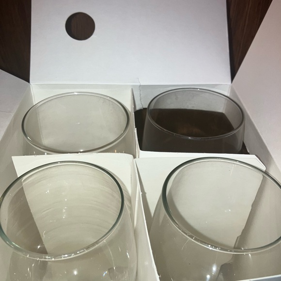Set of Four Wine/Claret Glasses in Libbey Box - Picture 2 of 9